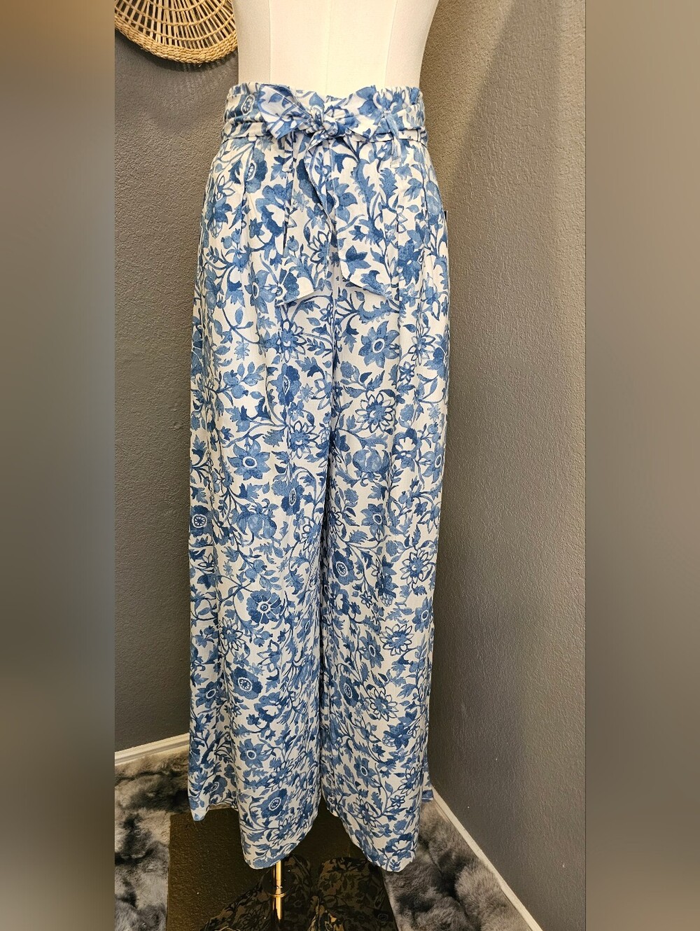Tommy Hilfiger Blue White Floral Paperbag Palazzo Pants S, Belted, Pockets, NWT
